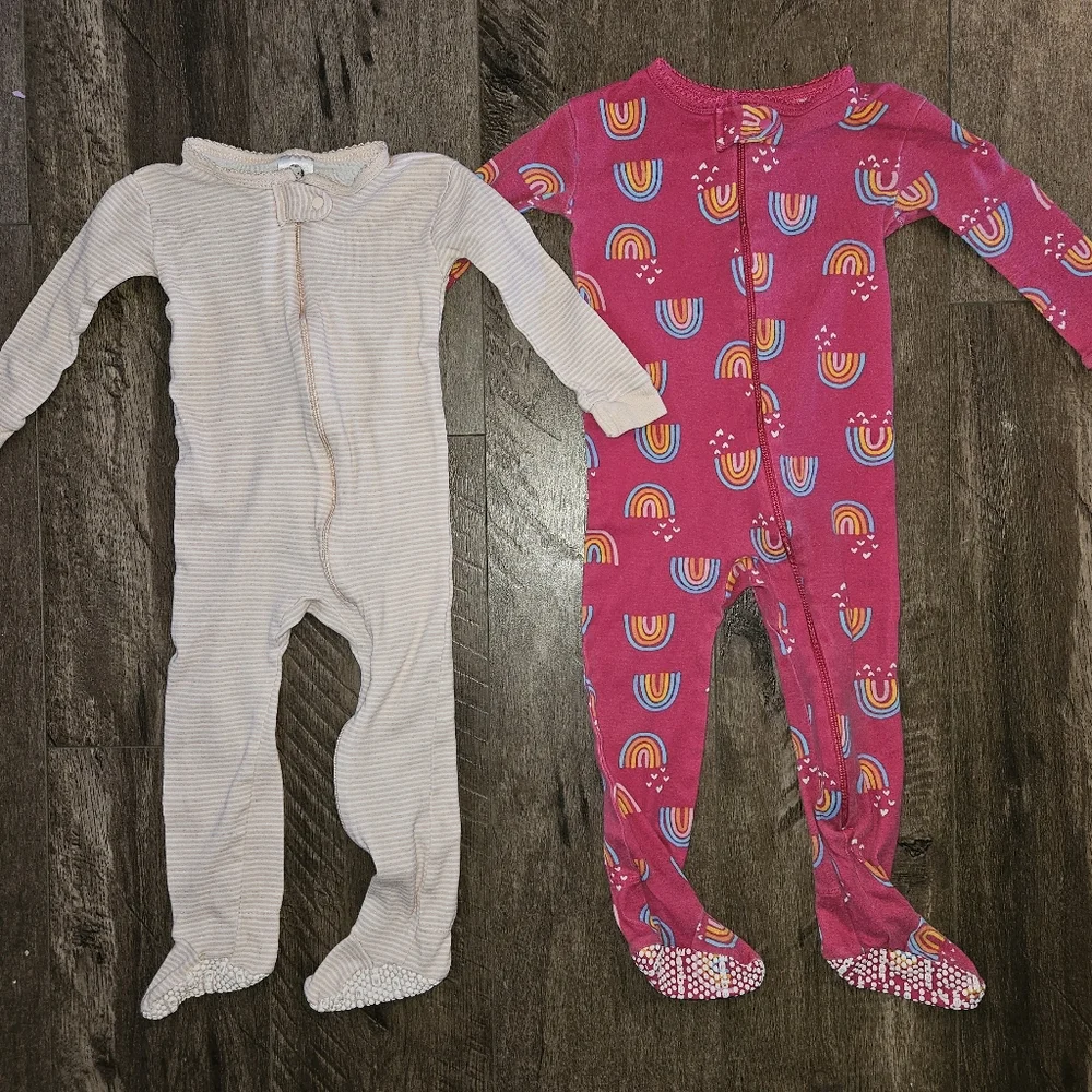 Girly Cozy Footie Pajamas 😴 18 Months - 6 Pieces - Picture 3 of 5